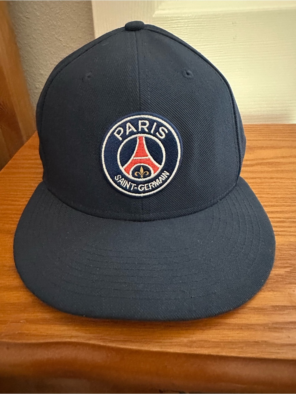 Nike PSG Paris Saint-Germain Soccer Football Snap Back Hat OS Navy/Red